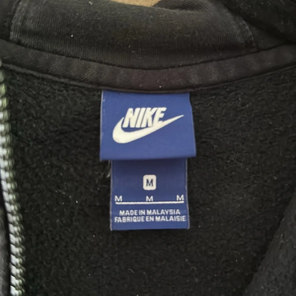 Nike Boys Black Full Zip Sweatshirt With Hood Size Medium